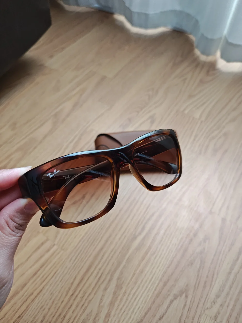 Ray-Ban RB 4194 Tortoise Square Sunglasses 710/85 53mm + Case RB 4194 710/85